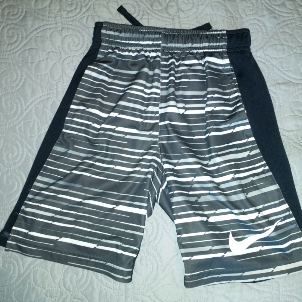Black striped Nike DRI-FIT